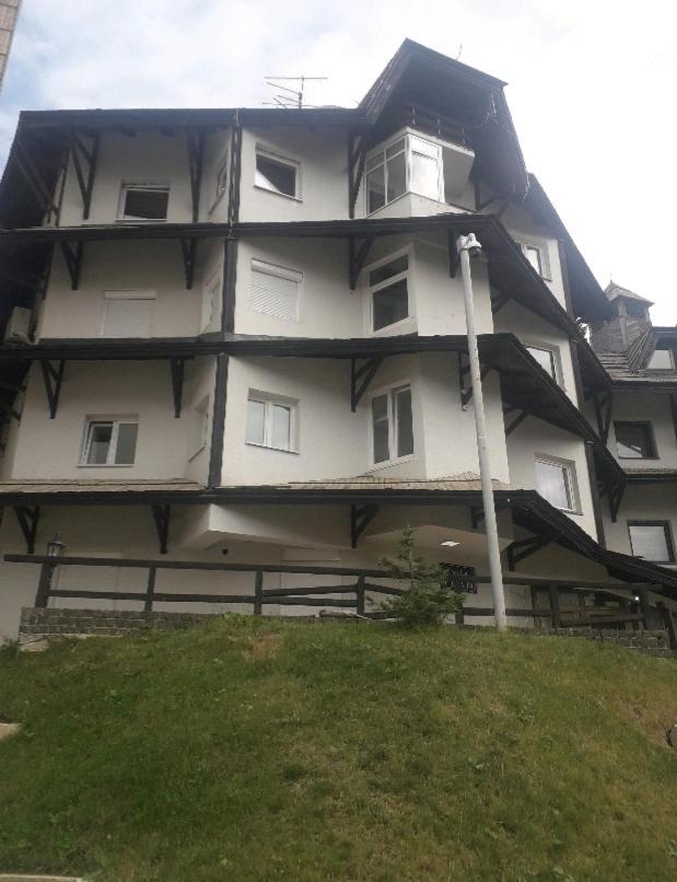 Appartamento Apartman Nina Kopaonik Centar Esterno foto